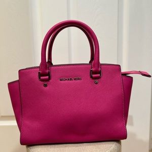 Medium Saffiano Sachel Bag from Michael Kors, used only ONCE in fuschia color.